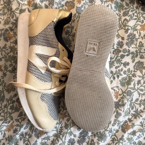 Veja Women's Sneakers in Cream and Gold - Picture 6 of 6
